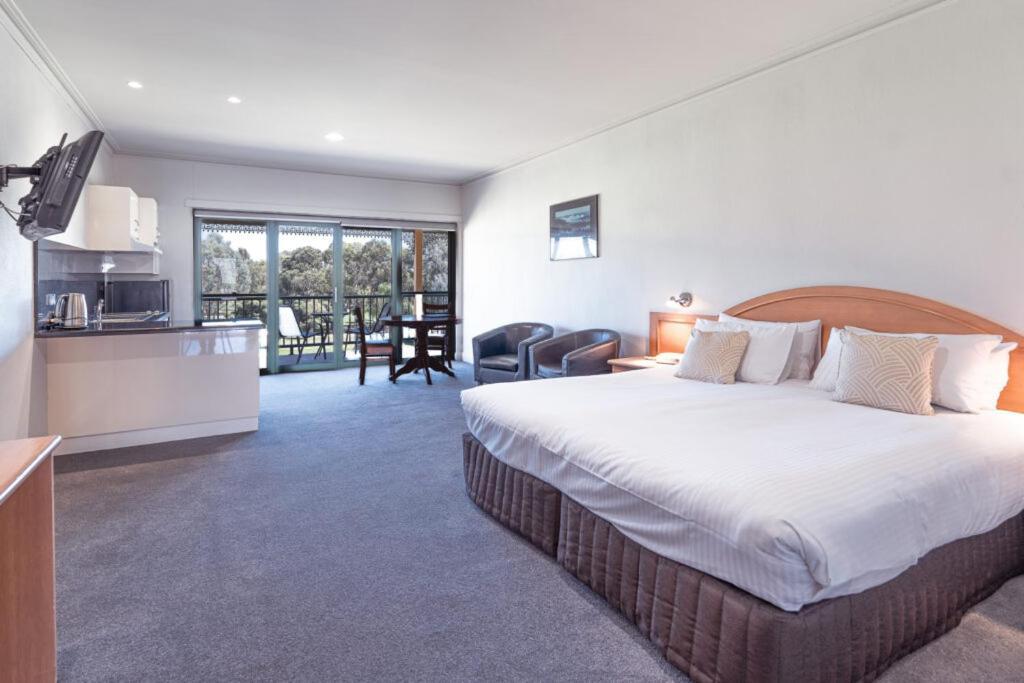 Hotel Yarrawonga Mulwala Golf Club Exterior foto Studio