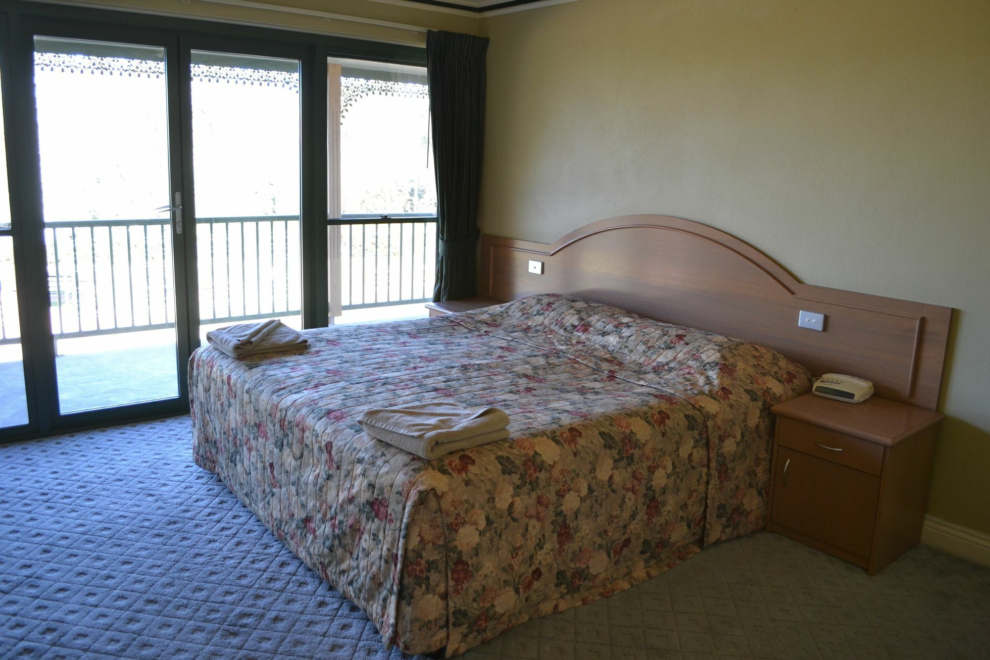 Hotel Yarrawonga Mulwala Golf Club Exterior foto A bedroom